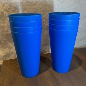 8 large blue plastic cups